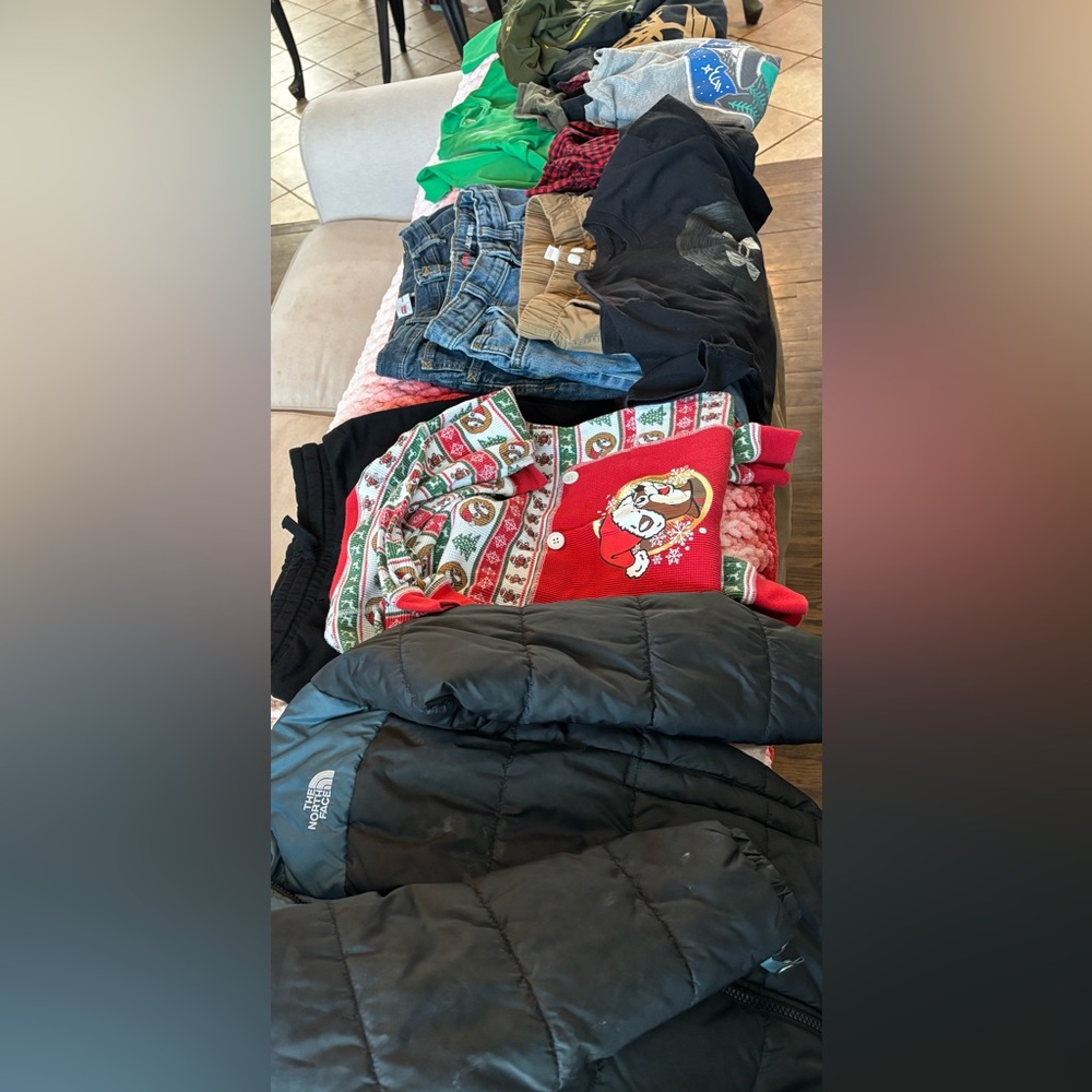 Boys 10/12 bundle. 13 pieces. Wrangler, timberland, under armour